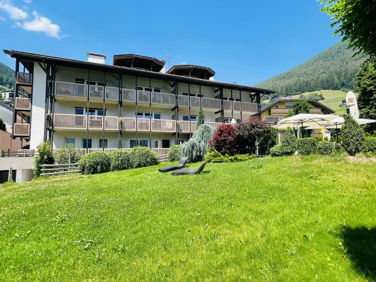 Residence Hotel Alpinum Кампо-Турес Екстер'єр фото
